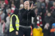 Liverpool's Slot Finds Positives in PSG Defeat Amid Ekitike Injury Fears