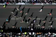 London Marathon 2026: Records, Proposals, and Costumes in Pictures