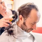 Man Shaves Thinning Hair, Looks '10 Years Younger' After Taking the Plunge