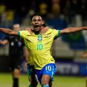 Man Utd, Man City and Barcelona Battle for £34m Brazilian Teen Sensation
