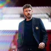 Man Utd on verge of signing 'new Michael Carrick' Alex Scott