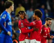Manchester United's makeshift defence holds firm to deepen Chelsea's crisis