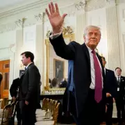 Nine Unhinged Trump Moments Reveal Strategy for Midterm Defeat Response