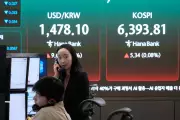 Oil Prices Hold Near $100 as Trump Extends Iran Ceasefire, Keeps Blockade