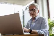 Older Workers Retire Early Rather Than Learn AI in Final Career Years