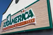 Parents Charged After Toddler Enters Wolf Enclosure at Hersheypark Zoo