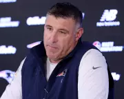 Patriots Coach Vrabel Addresses 'Difficult' Talks After Russini Photo Scandal