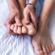 Persistent Itchy Feet Could Signal Diabetes, Liver or Kidney Disease