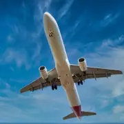 Pilot Reveals Why Lights Are Dimmed During Take-Off and Landing