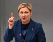 Queensland Minister Blocked from NDIS Cuts Briefing as Labor Tightens Rules
