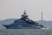 Russian Oligarch's Superyacht Crosses Blockaded Strait of Hormuz