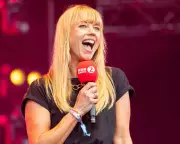 Sara Cox to Replace Scott Mills on BBC Radio 2 Breakfast Show