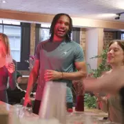 Saunas Replace Pubs as Gen Z Embraces Wellness-Focused Socialising