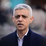 Security Blunder: Police Guarding London Mayor Leave Bag of Guns on Street
