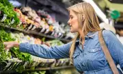 Shopper’s Broccoli Stem Hack Sparks Debate on Food Waste