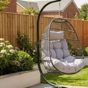 Shoppers Rush to Buy Five-Star 'Easy to Assemble' Egg Chair in Sale