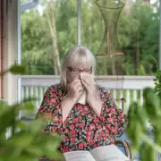 Six NHS-Approved Methods to Combat Hayfever Symptoms This Summer