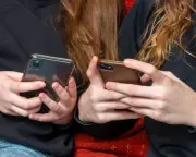 Smartphone Ban in Schools: A Necessary but Complex Battle for Teachers