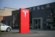 Tesla's Mixed Q1 Earnings Amid Musk's AI and Robotics Pivot