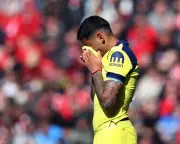 Tottenham's Romero in Tears After Injury, Facing Season-Ending Knee Damage