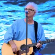 Travis Frontman Fran Healy's Dramatic New Look Stuns Festival Crowd