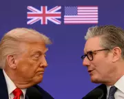 Trump Invokes Neville Chamberlain to Mock Starmer's Iran Stance