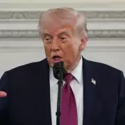 Trump Orders US Navy to 'Shoot and Kill' Iranian Boats in Strait of Hormuz