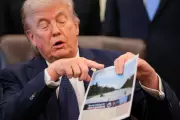 Trump to Coat Lincoln Memorial Reflecting Pool in 'American Flag Blue'