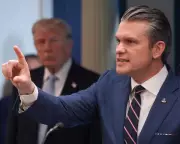 Trump's Iran Bomb Threats Pose War Crime Dilemma for US Military Officers