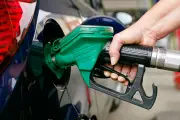 UK Fuel Prices Surge to Multi-Year Highs Amid Iran Conflict Disruption
