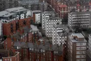 UK House Prices Dip 0.5% in March as Market Faces Uncertainty