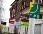 UK Rental Market Stagnates as Landlords Cut Prices Amid Tenant Affordability Crisis