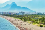 UK Travel Spending Drops for First Time in Five Years Amid Rising Costs