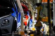 UK Vehicle Production Falls 8.2% in March Amid Weak Exports