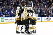 US Hockey Fans Sing Canadian Anthem After Mic Fails Amid Tensions