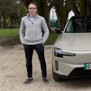 Volvo ES90 Wins 2026 Car Award but Faces Touchscreen and Weight Issues