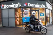 Why Traditional Pizza Drivers Persist Despite Delivery App Dominance