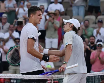 Alex de Minaur Crashes Out of French Open After Losing Lead to Jakub Mensik