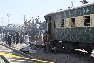 Bomb Blast Overturns Passenger Train in Pakistan, Wounding Dozens