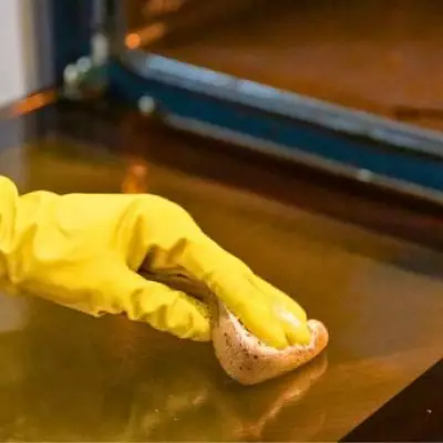 Clean Your Oven Easily with Two Cheap Items Professional Cleaners Love