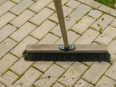I Clean My Patio for 50p with Home Bargains Vinegar Hack