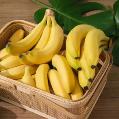 Keep Bananas Fresh for 14 Days with Simple Stem Foil Trick