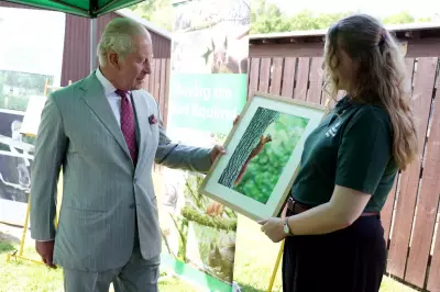King Forms Instant Bond with Cancer Patients During York Hospital Visit