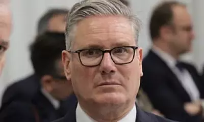 Labour Deputy Leader Powell Sidesteps Starmer Loyalty Question Ahead of Elections
