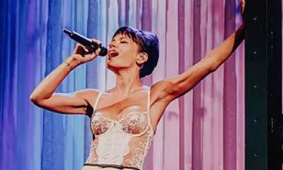 Lily Allen Stuns in White Lingerie at Mighty Hoopla Festival