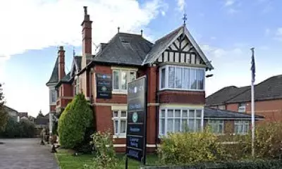 Single Hotel Room in Preston Listed for £40,000 Sparks Confusion