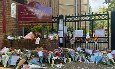 Teacher Collapses and Dies in Front of GCSE Students at Winchester School