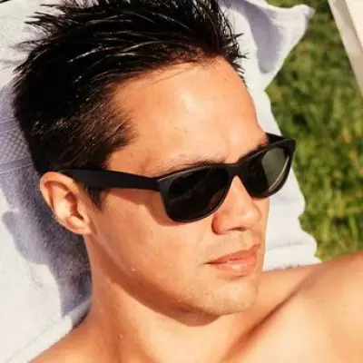 UK Garden Sunbathing Laws and Neighbour Privacy Rights Explained