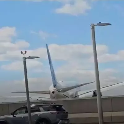 United Airlines Jet Strikes Light Pole During Landing at Newark Airport