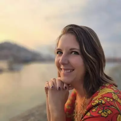 Woman Pronounced Dead for 8 Minutes Reveals Death Is an Illusion